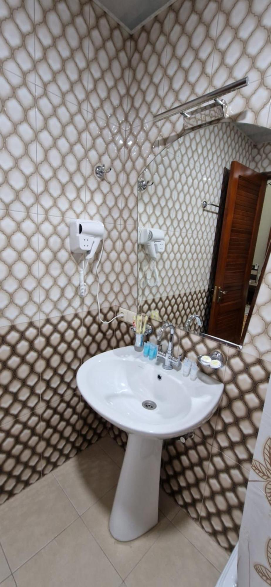 Hotel Villa クタイシ エクステリア 写真