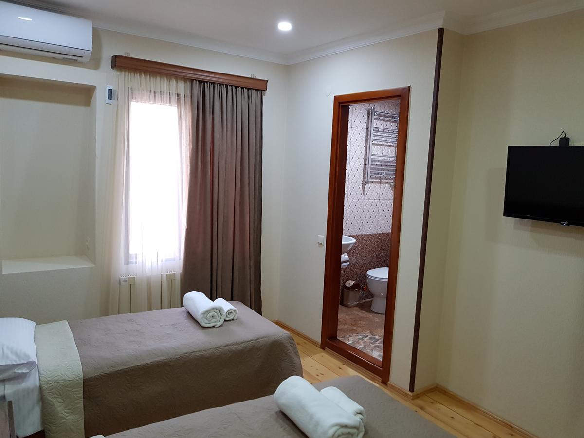 Hotel Villa クタイシ エクステリア 写真